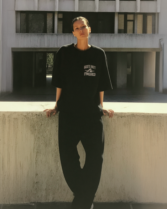 COLLEGIATE T-SHIRT - BLACK