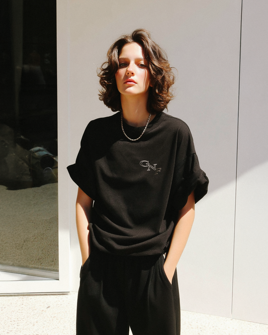SERIF T-SHIRT - BLACK